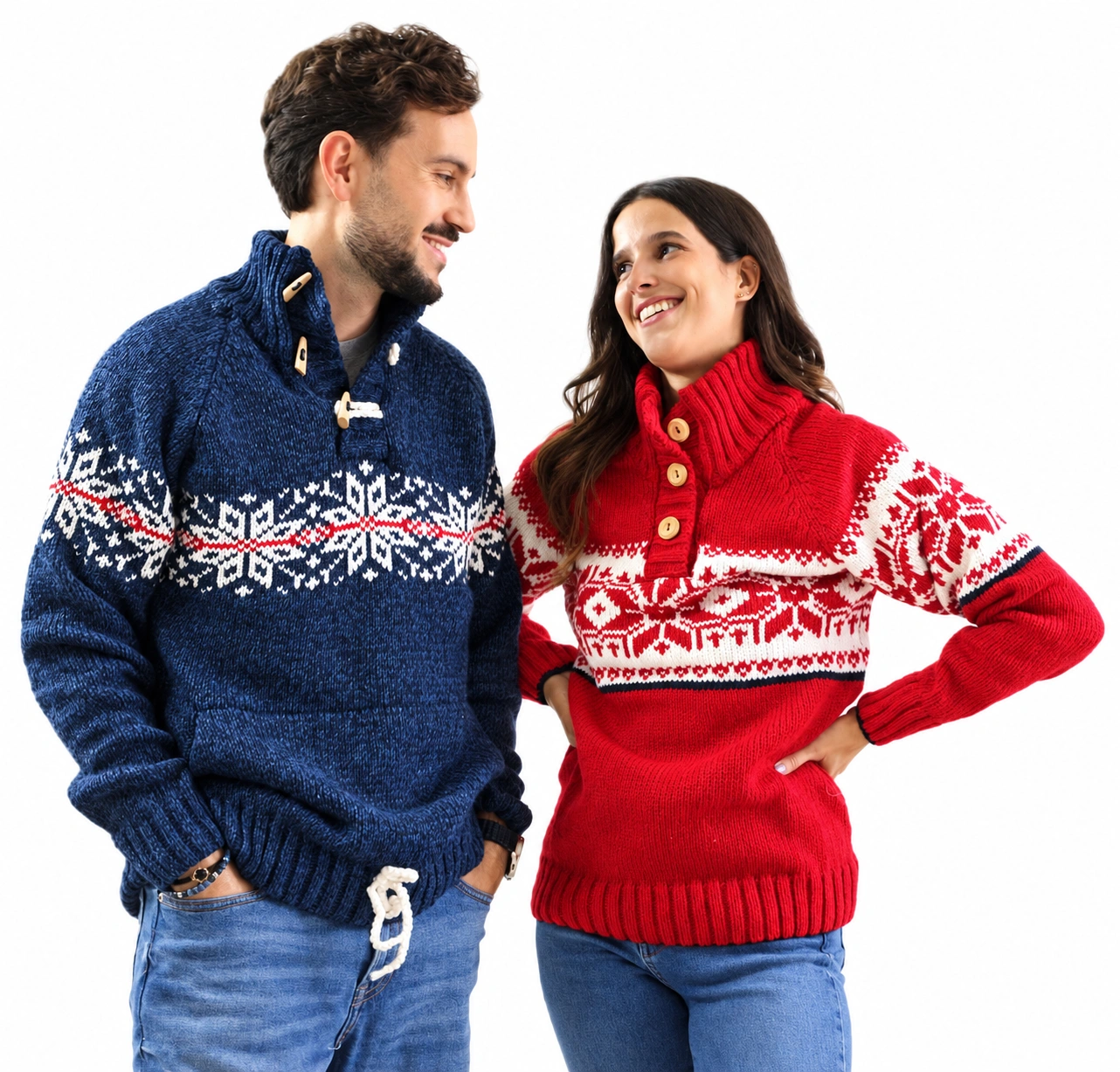 Casal com os modelos de malha 3721 e 3722 vestidos em conjunto